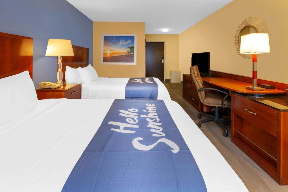 Days Inn by Wyndham Milan Sandusky South photo 5
