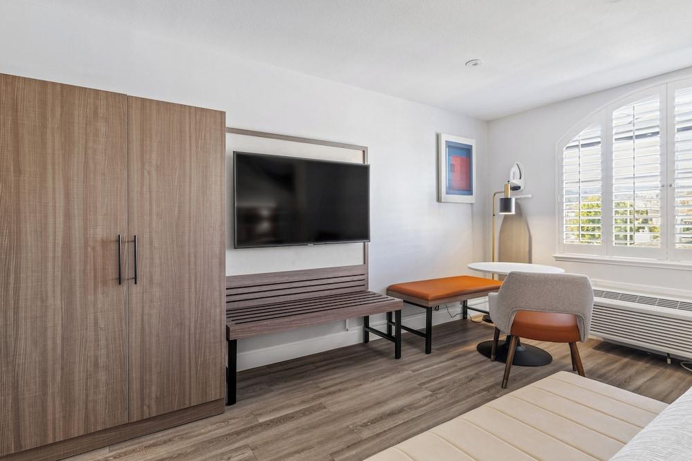 Hotel Skye SFO photo 47