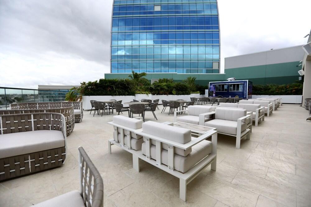 The Oasis Tower at Seminole Hard Rock photo 17