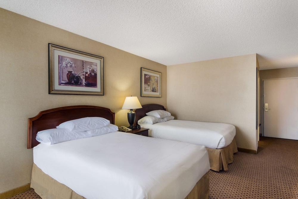 Red Lion Hotel & Conference Center Cheyenne photo 6