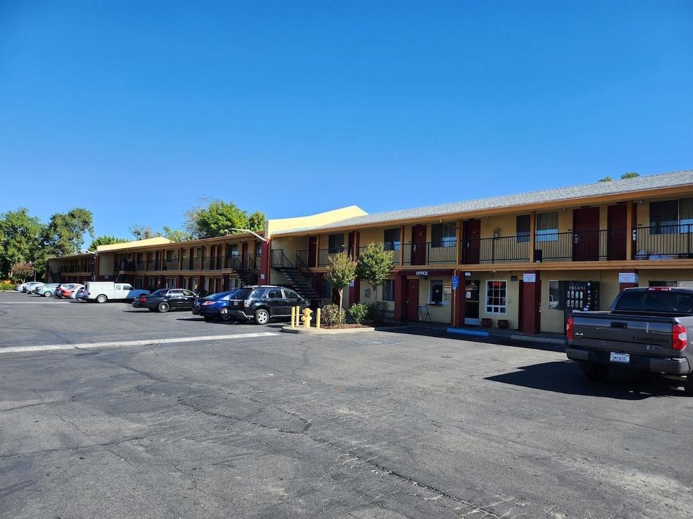 Vince's Motel Inc. photo 1