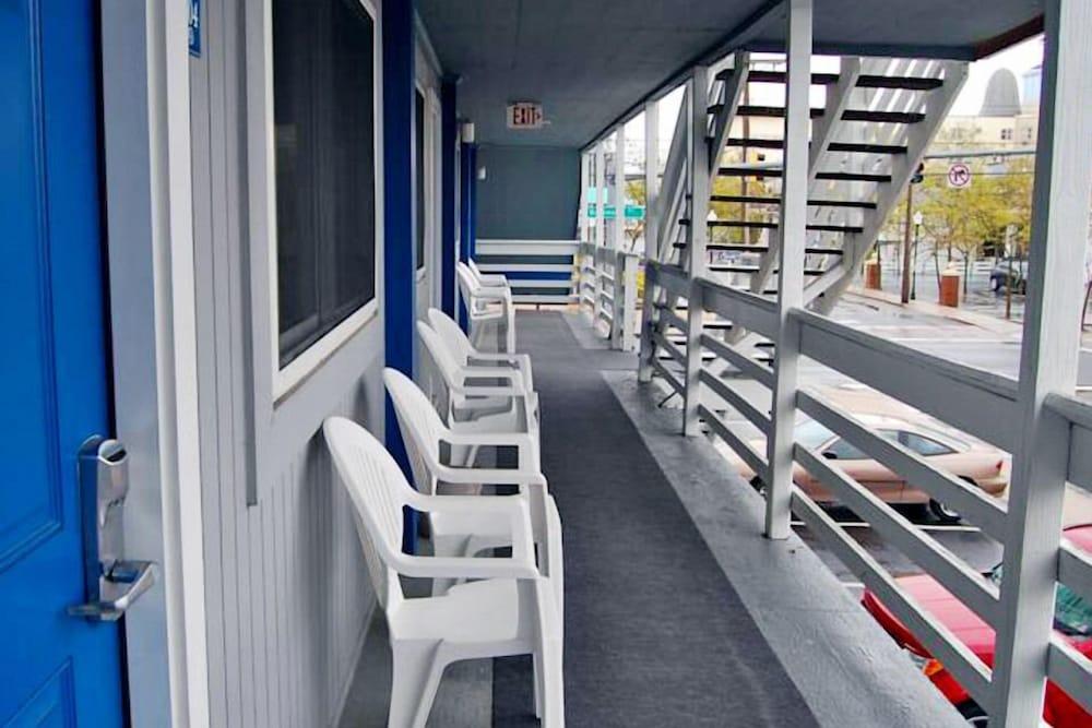 Sea Breeze Inn photo 26