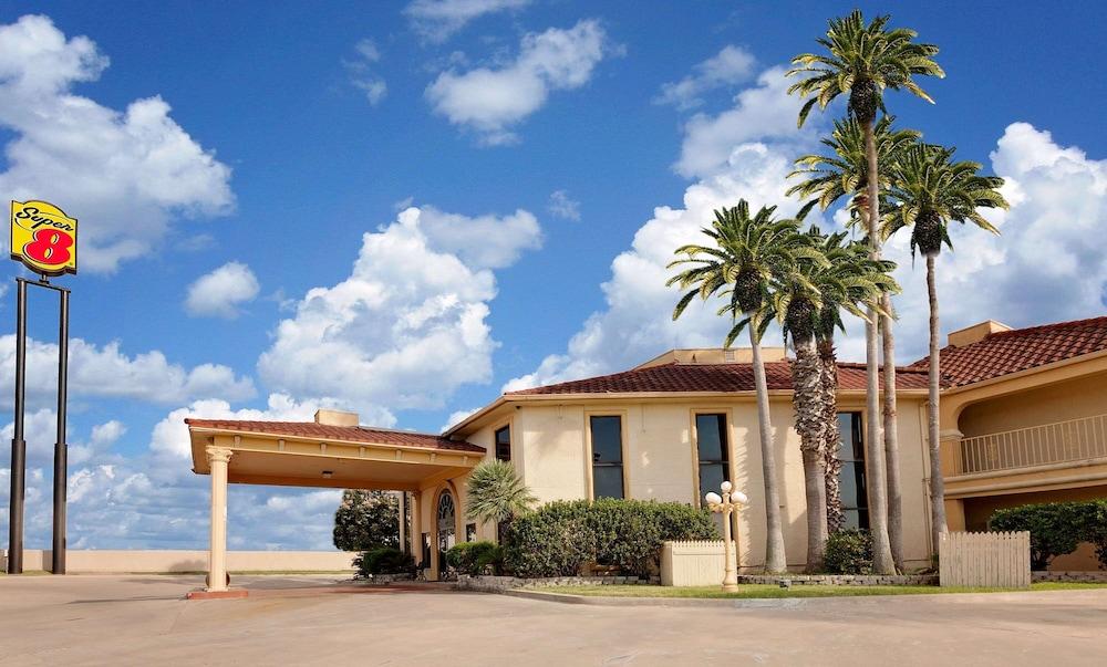 Super 8 by Wyndham Corpus Christi Northwest photo 13