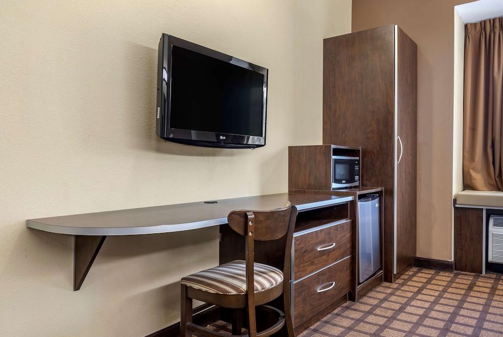Microtel Inn & Suites By Wyndham Sylva Dillsboro Area photo 9