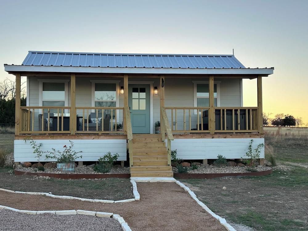Laurel Court Cottages photo 19