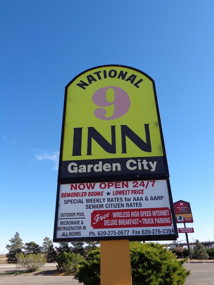 National 9 Inn Garden City photo 17