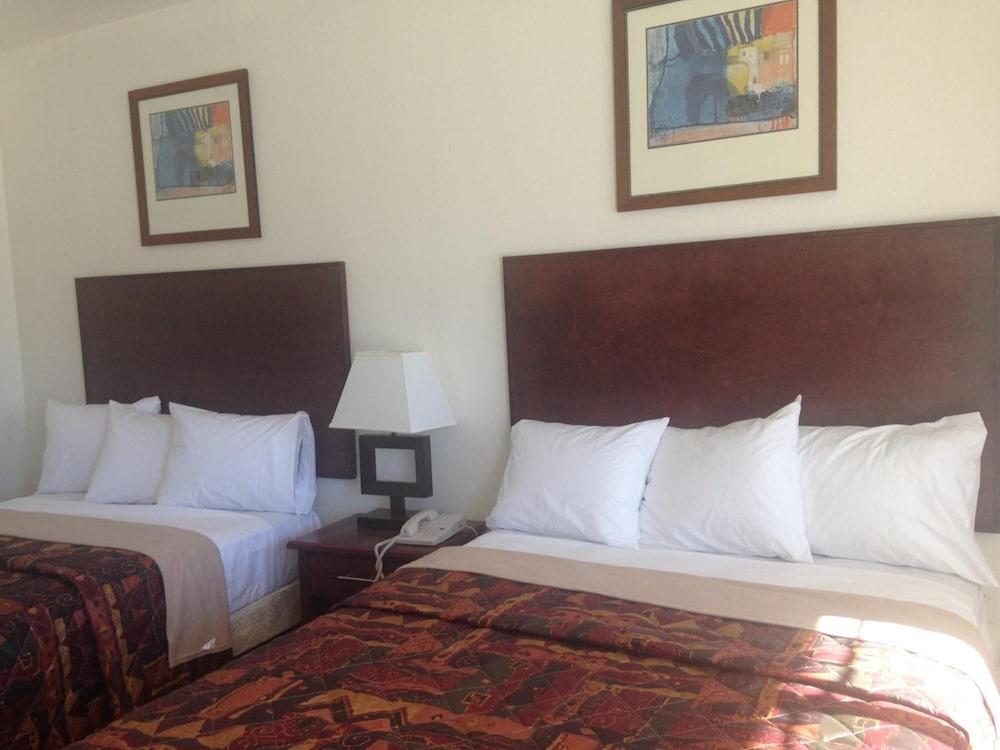 America Inn & Suites photo 15