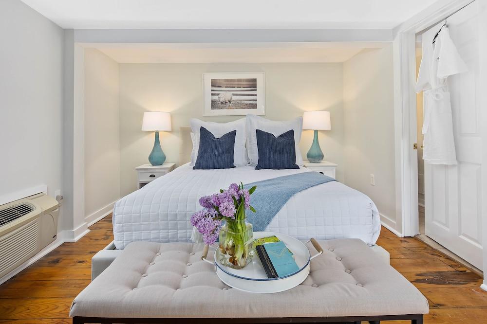 Lamberts Cove Inn photo 20