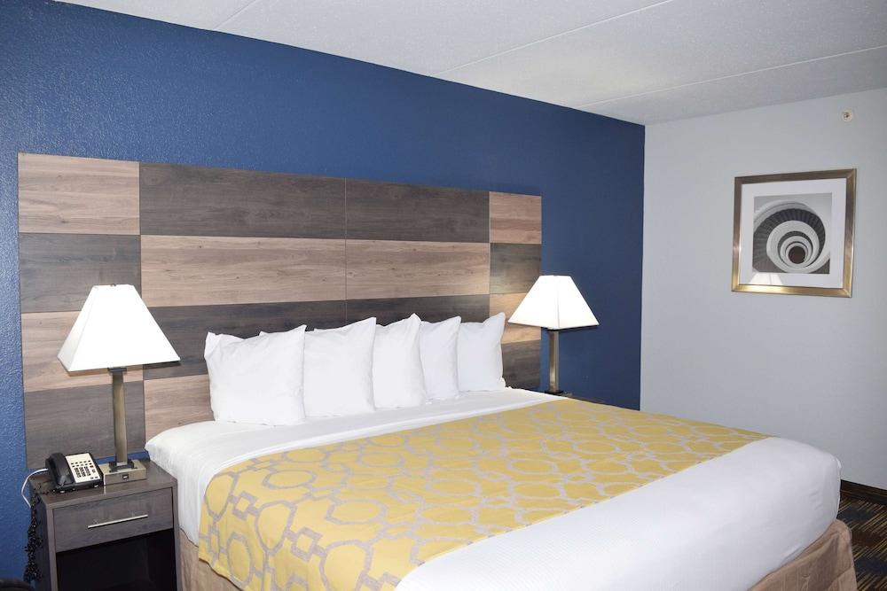 Baymont by Wyndham Addison photo 5