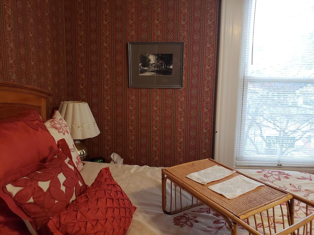 The Colonial Motel photo 3