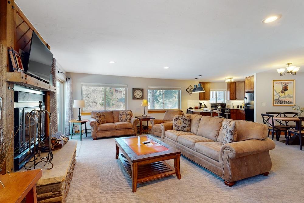 Pine Ridge Condominiums photo 25