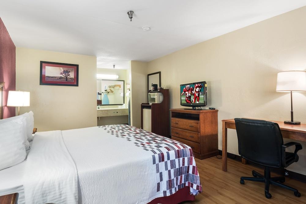 Red Roof Inn Conroe North - Willis photo 2