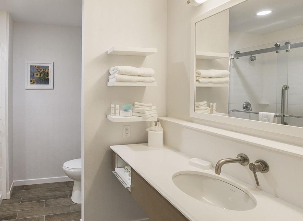 Hampton Inn & Suites Dallas/Richardson photo 17