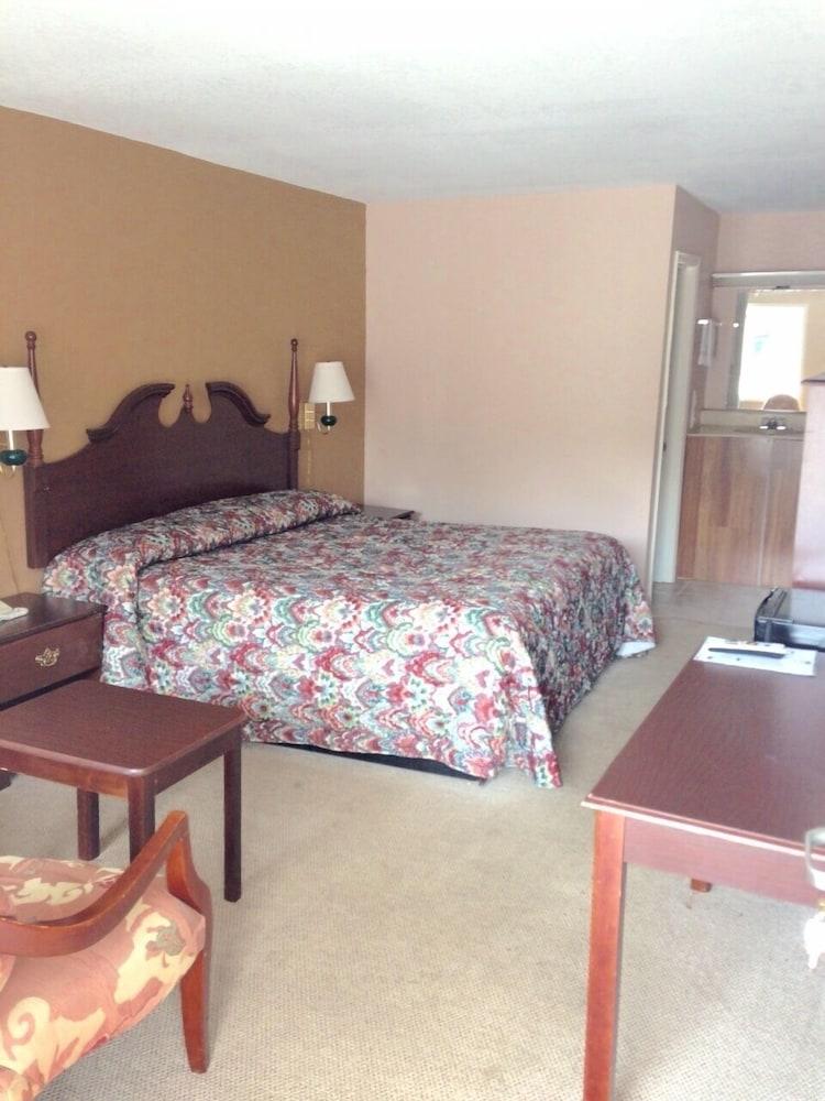 Budget Inn photo 10