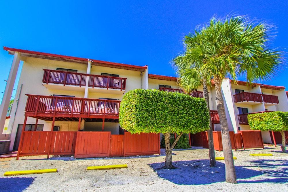 Florida Bay Club photo 1
