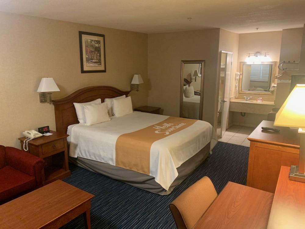 Days Inn by Wyndham Alhambra CA photo 11