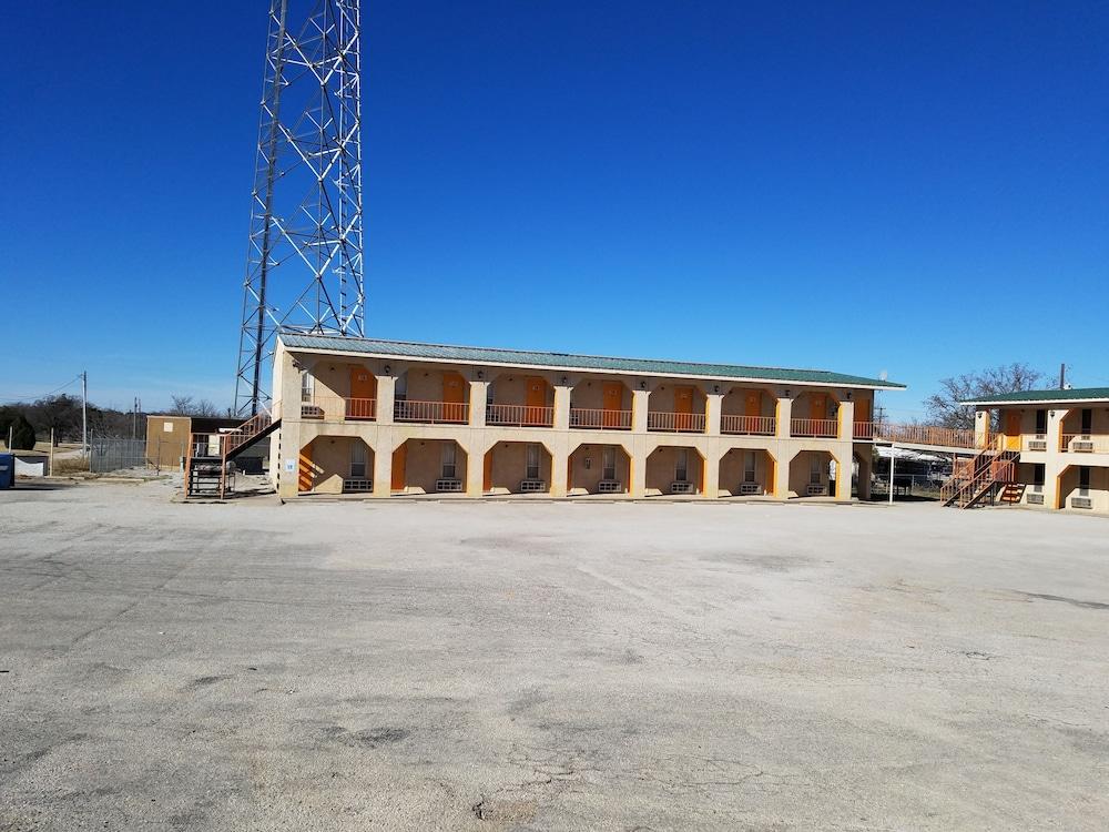 Cisco inn photo 7