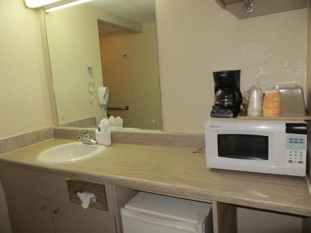 Mountain House Inn photo 32