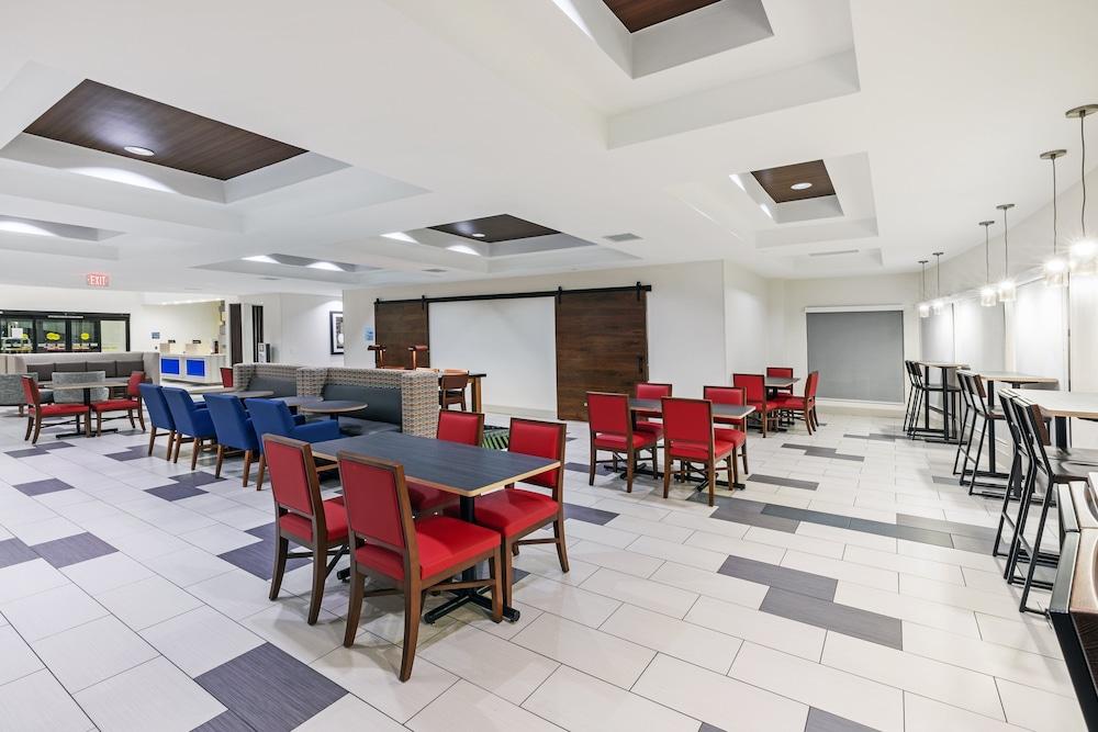Holiday Inn Express & Suites Austin NW - Lakeway by IHG photo 26