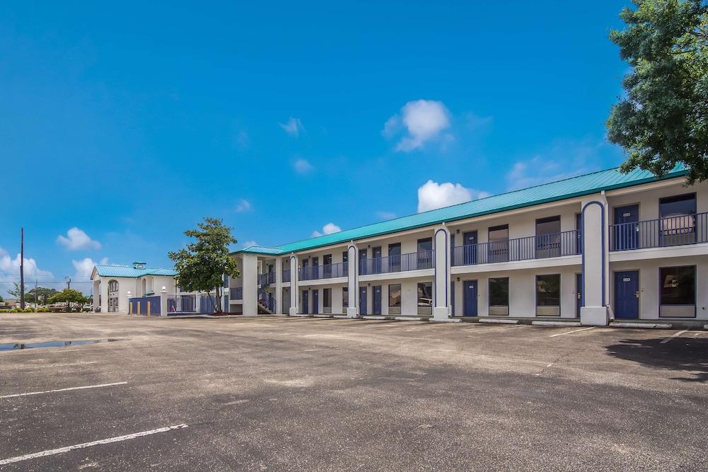Motel 6 Pensacola, FL - NAS photo 20