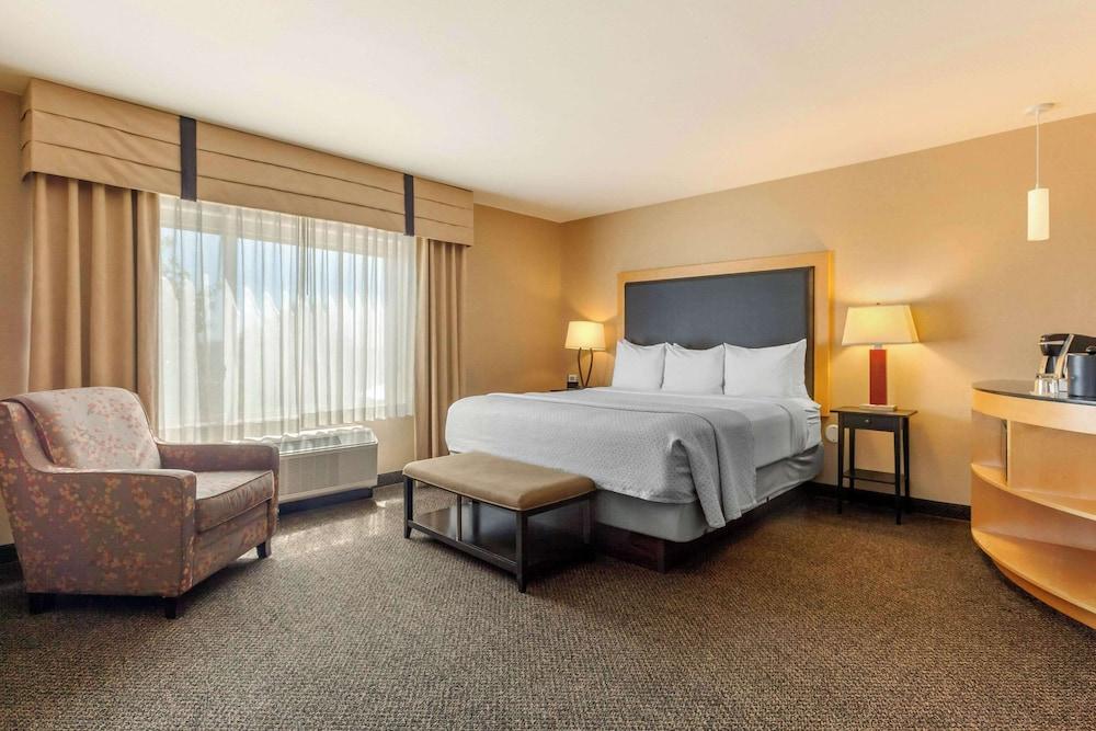 SpringHill Suites by Marriott Fort Collins photo 17