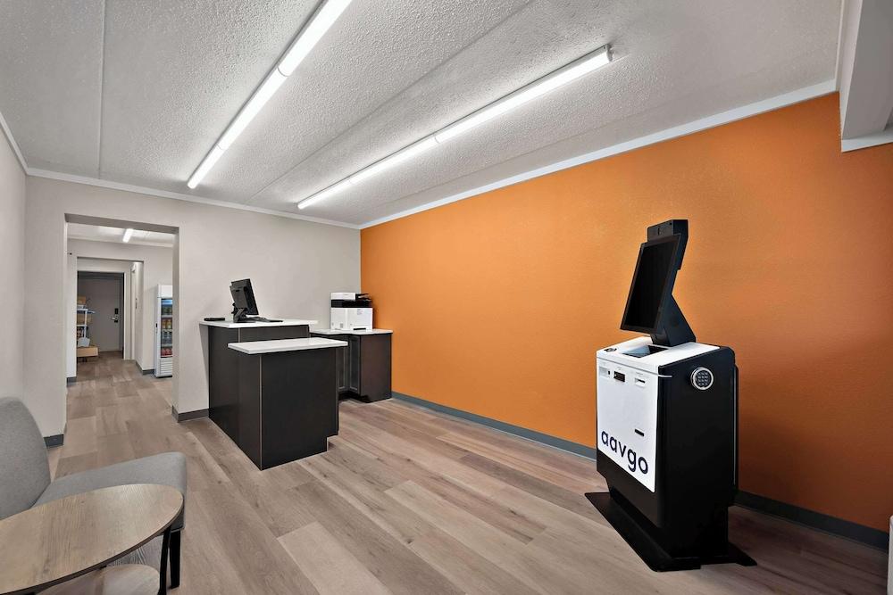 Suburban Studios Peoria photo 2