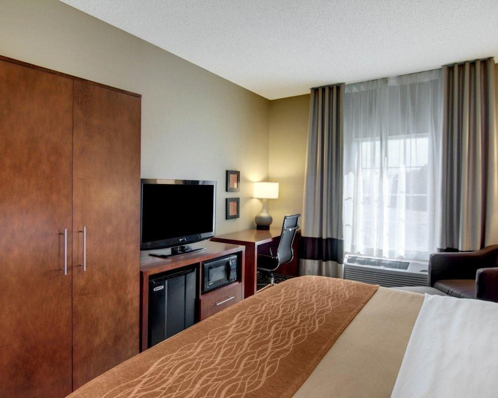 Comfort Suites Leesville near Fort Johnson photo 78