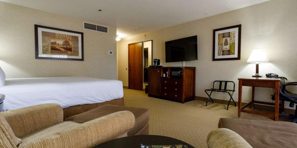 Maverick Hotel and Casino by Red Lion Hotels photo 23