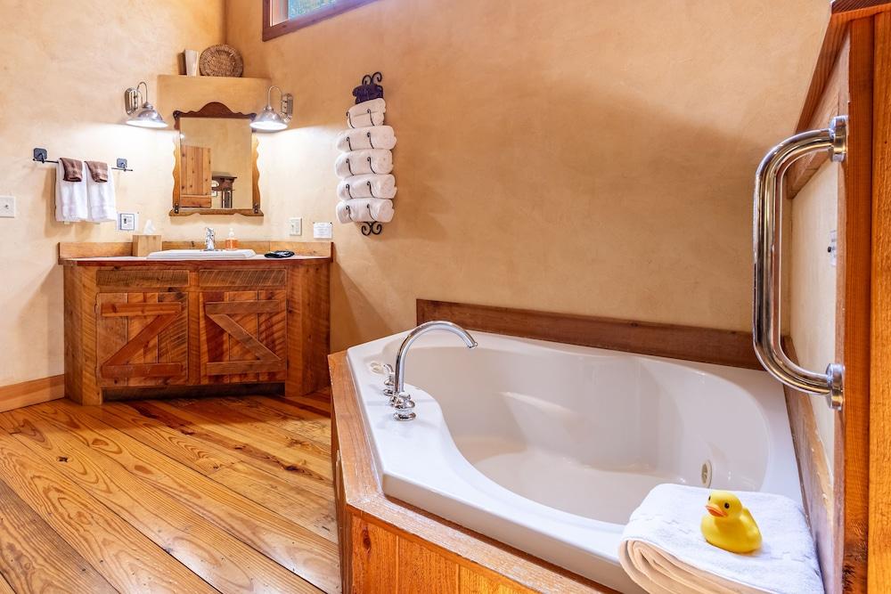 Ruidoso Lodge Cabins photo 94