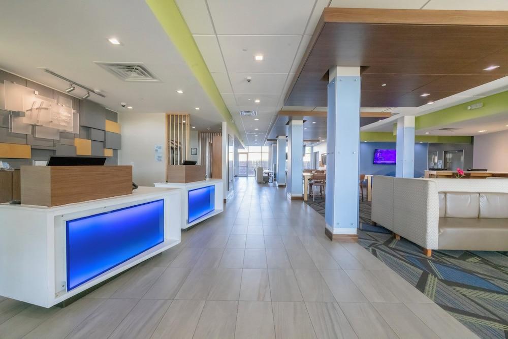 Holiday Inn Express & Suites Dallas Northeast - Arboretum by IHG photo 5