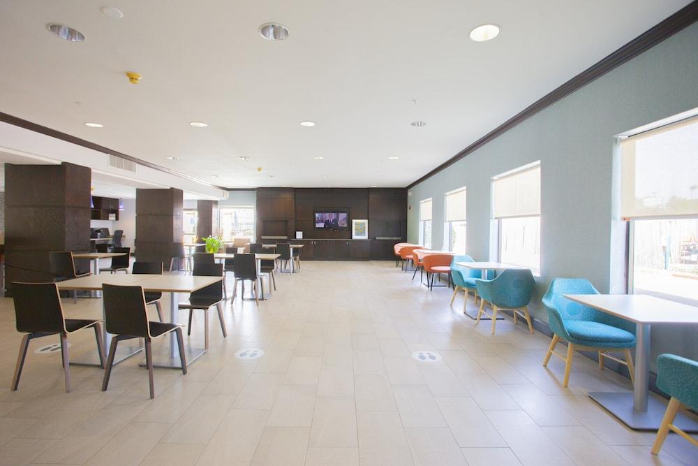 Holiday Inn & Suites Spring- The Woodlands Area by IHG photo 39