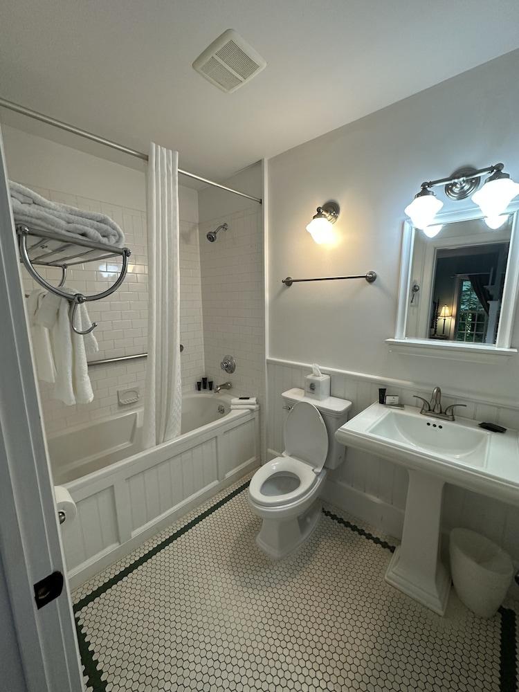 Buttermilk Falls Inn photo 14