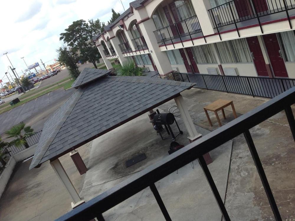 Executive Inn photo 34