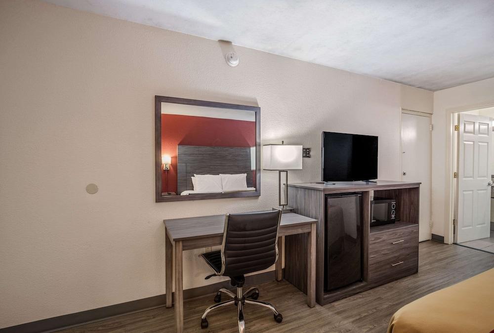 Econo Lodge Thomasville photo 31