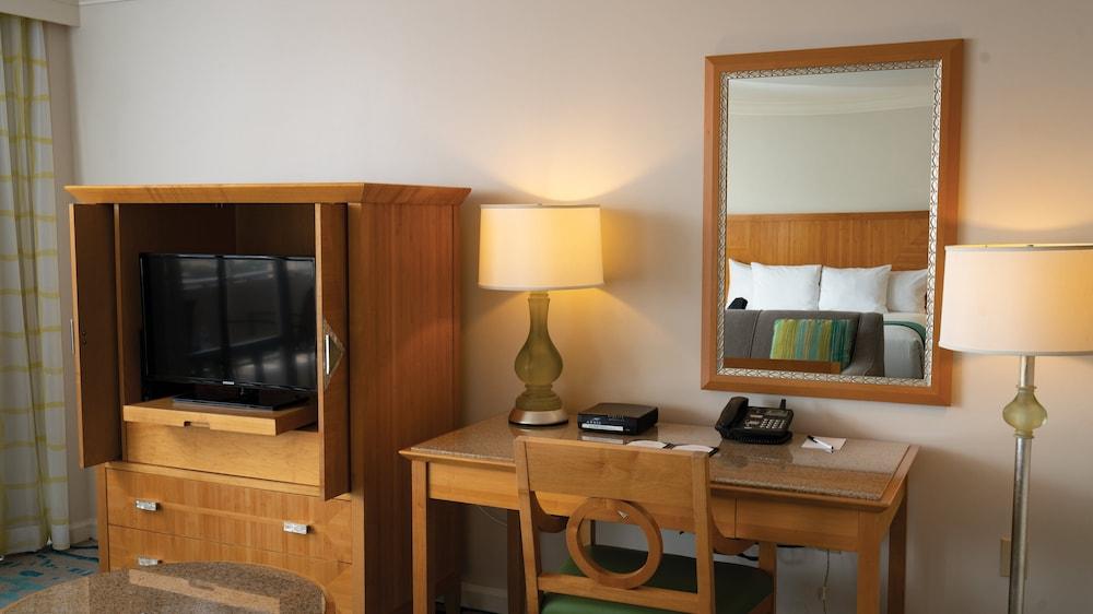 Waikiki Marina Resort at the Ilikai photo 13