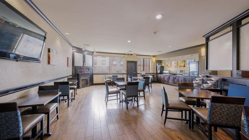 Comfort Suites Lawton Near Fort Sill photo 27