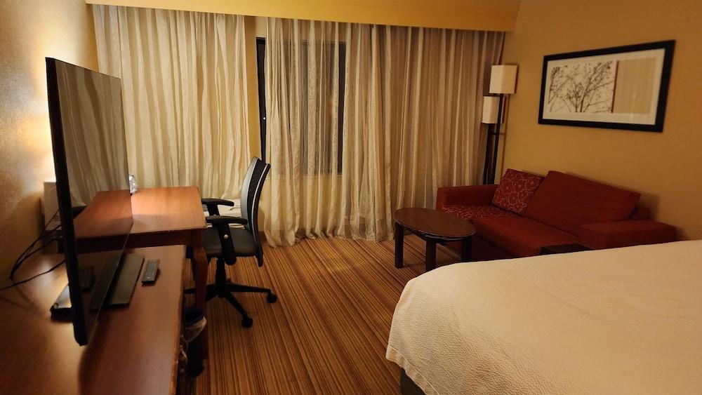 Country Inn & Suites by Radisson, Convention Center photo 2