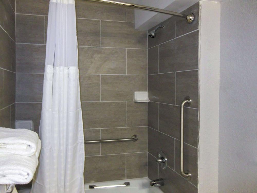 Quality Inn & Suites Hammond Near I-8090 photo 66
