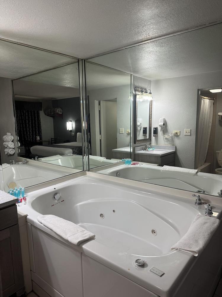Bluestar Motel photo 11
