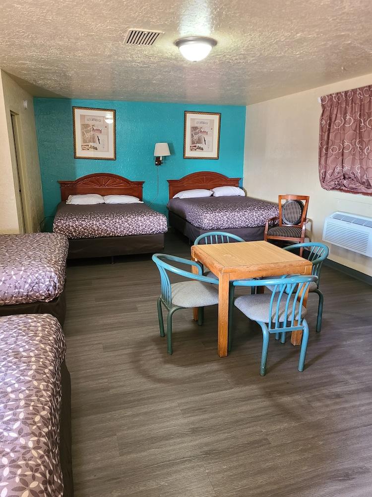 Encore Motel photo 50