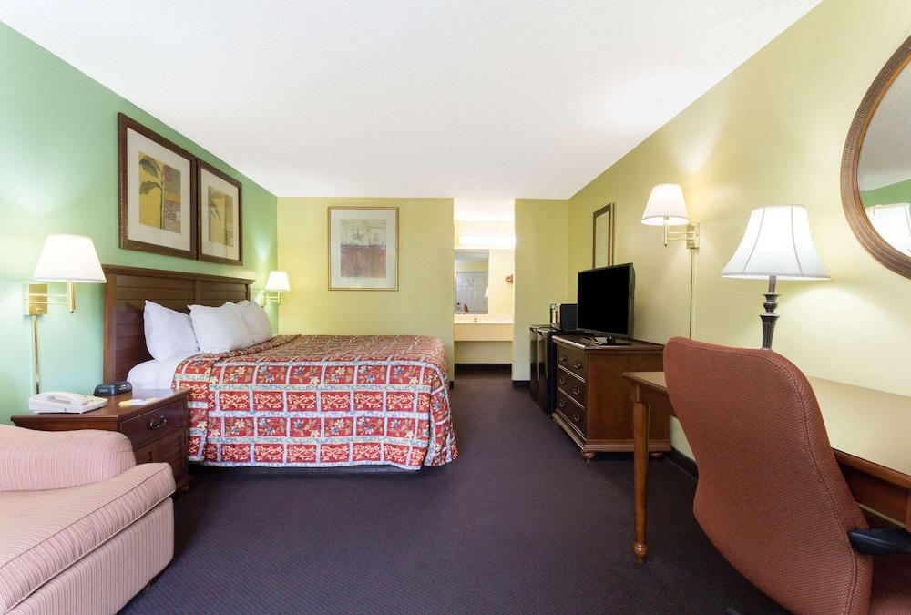 Days Inn by Wyndham Lamont/Monticello photo 15