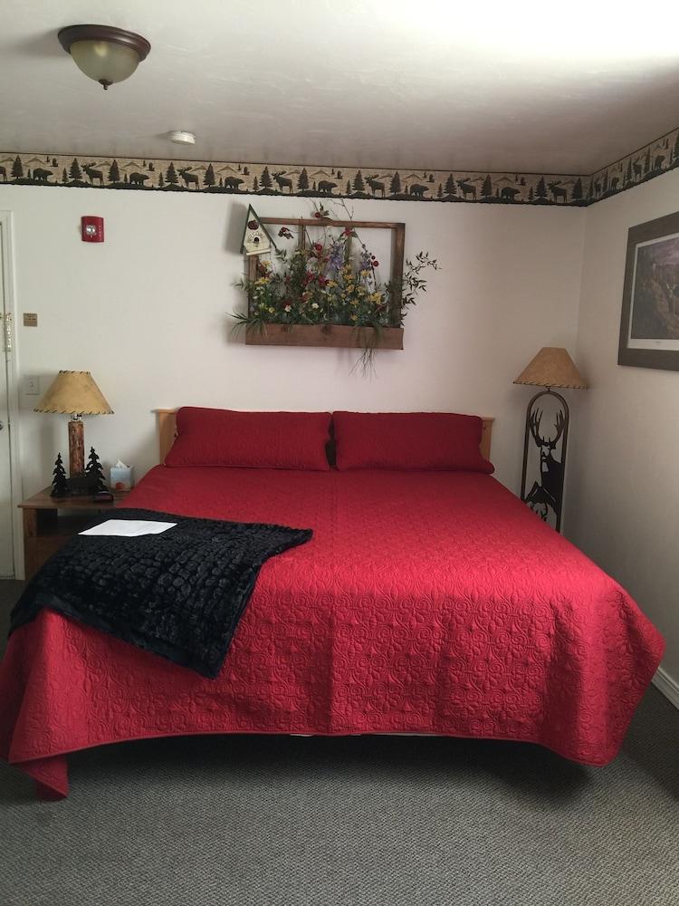Rustic Inn Motel photo 39