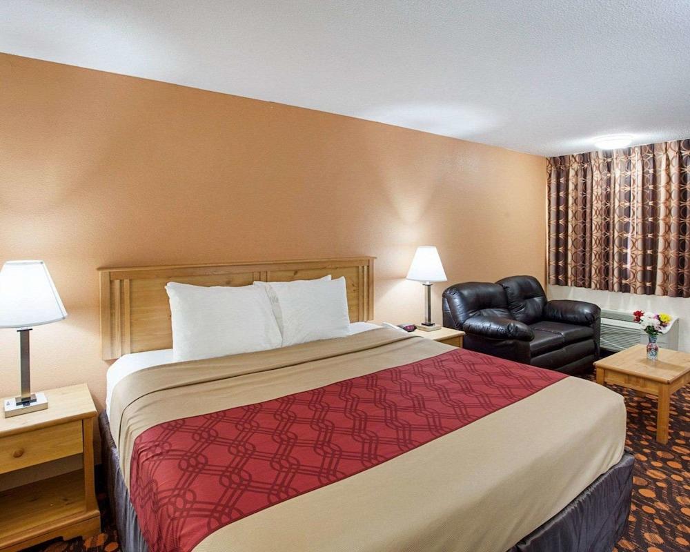 Econo Lodge Phillipsburg photo 14