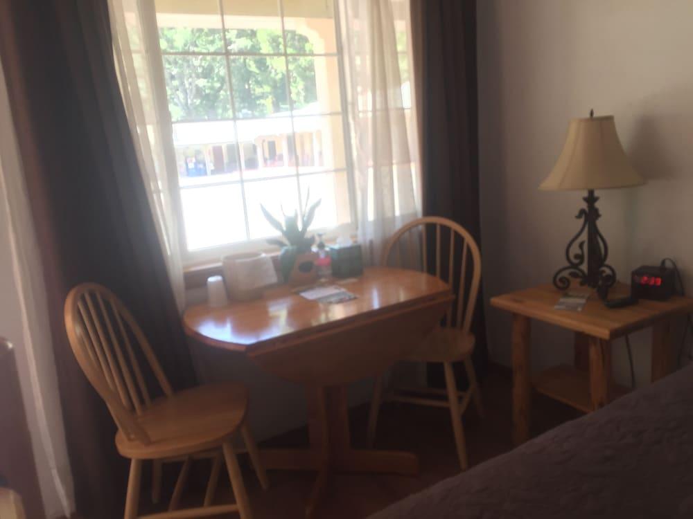 Dunsmuir Lodge photo 85