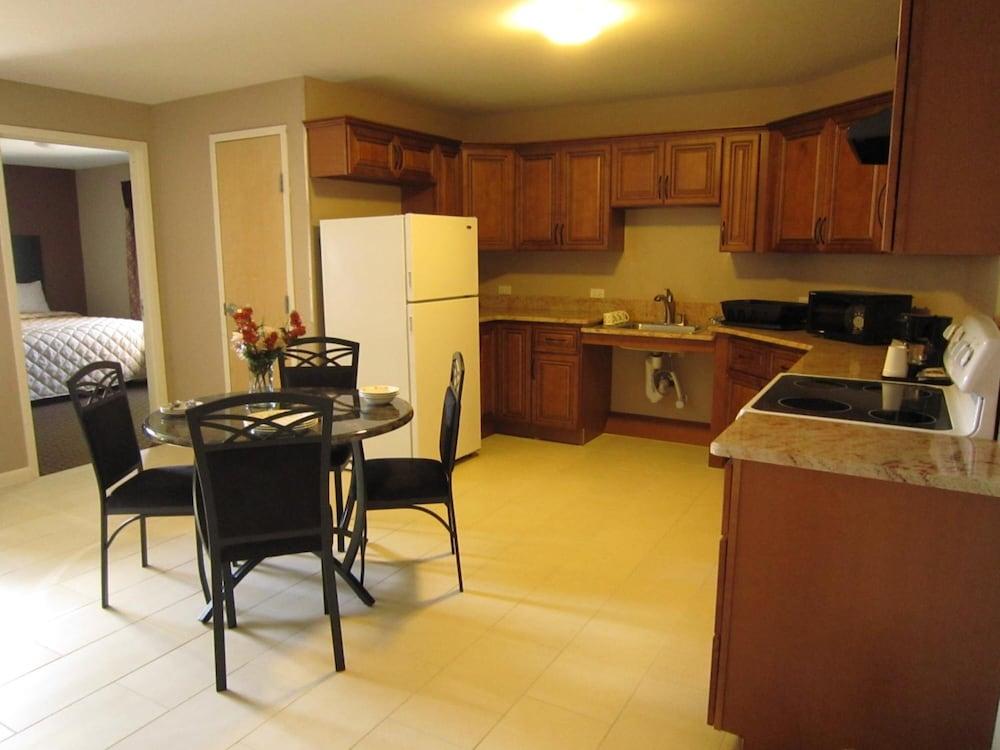 Red Carpet Inn And Suites Monmouth Jtc photo 21