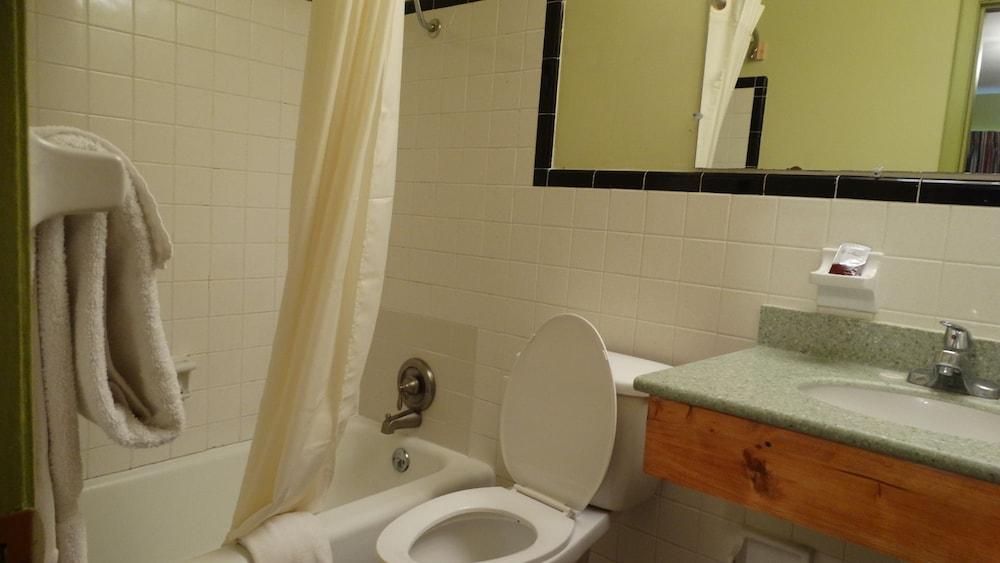 Budget Inn photo 20