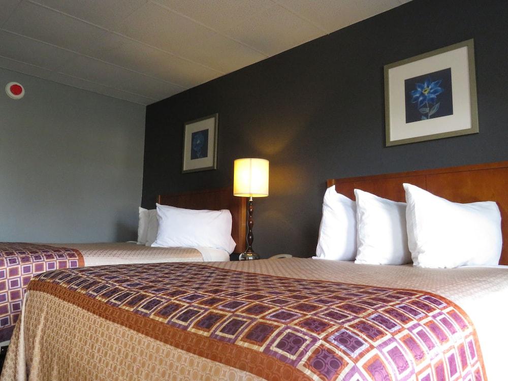 Travelodge by Wyndham Walterboro photo 41