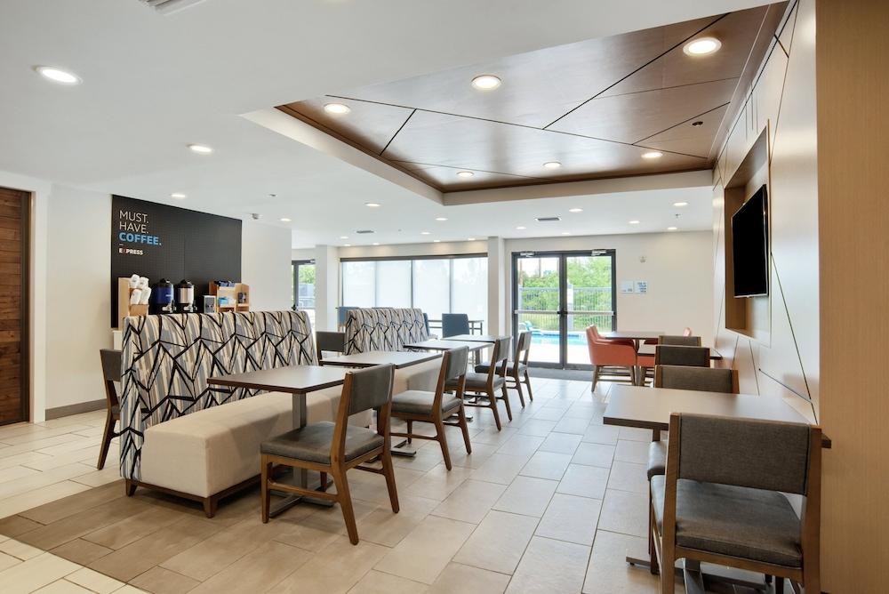 Holiday Inn Express Mobile I-65 by IHG photo 50