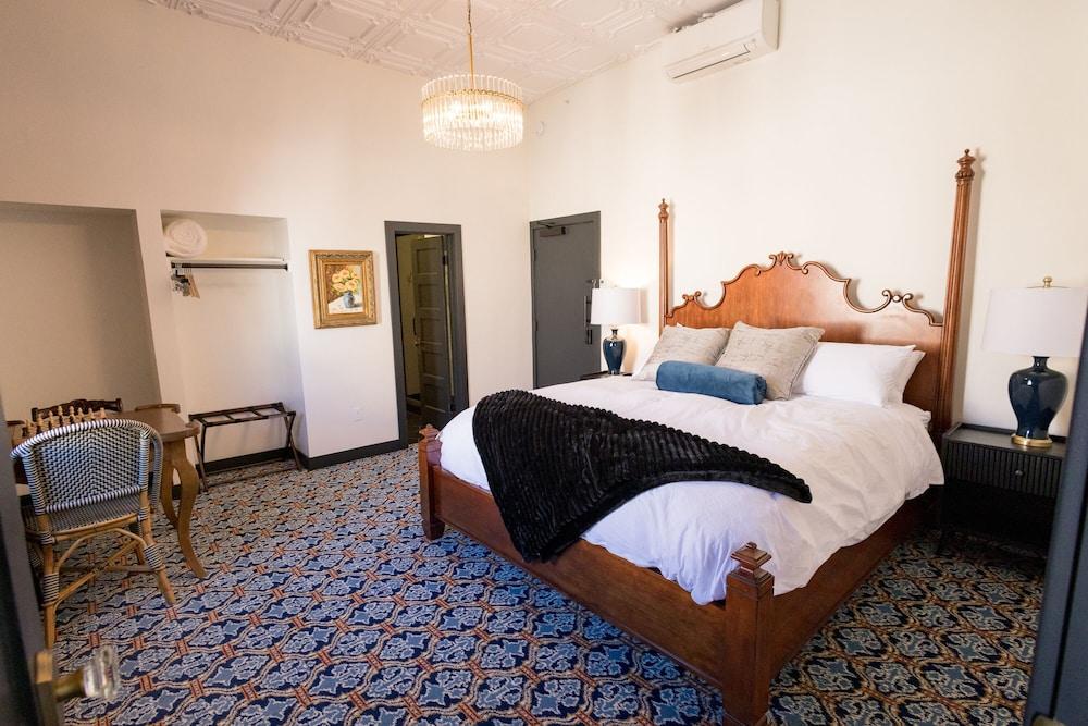 Speakeasy Suites photo 22