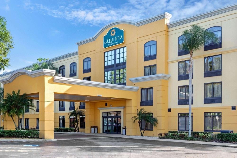 La Quinta Inn & Suites by Wyndham Tampa North I-75 photo 12
